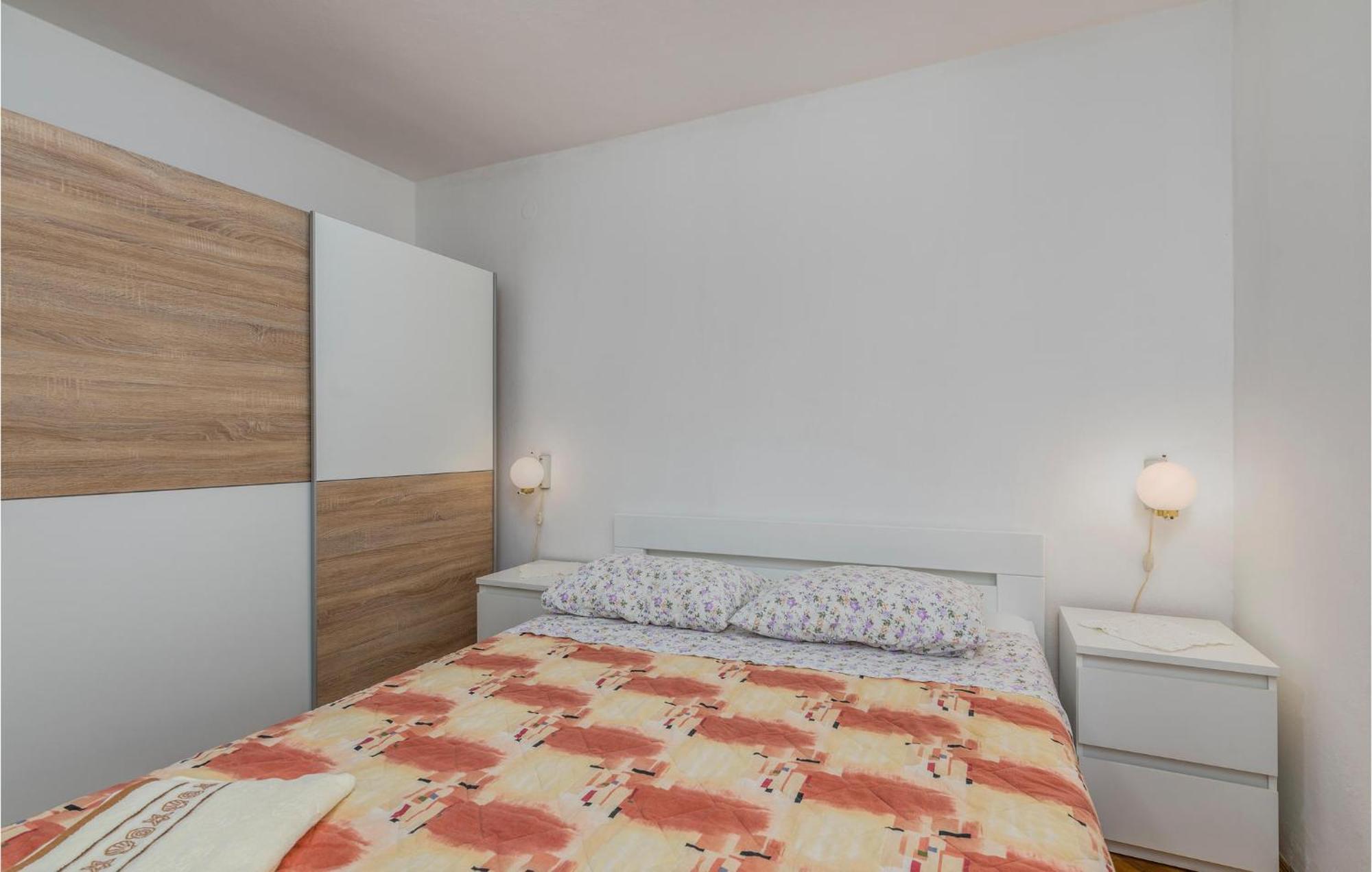 Lovely Apartment In Mali Losinj With Kitchen Экстерьер фото