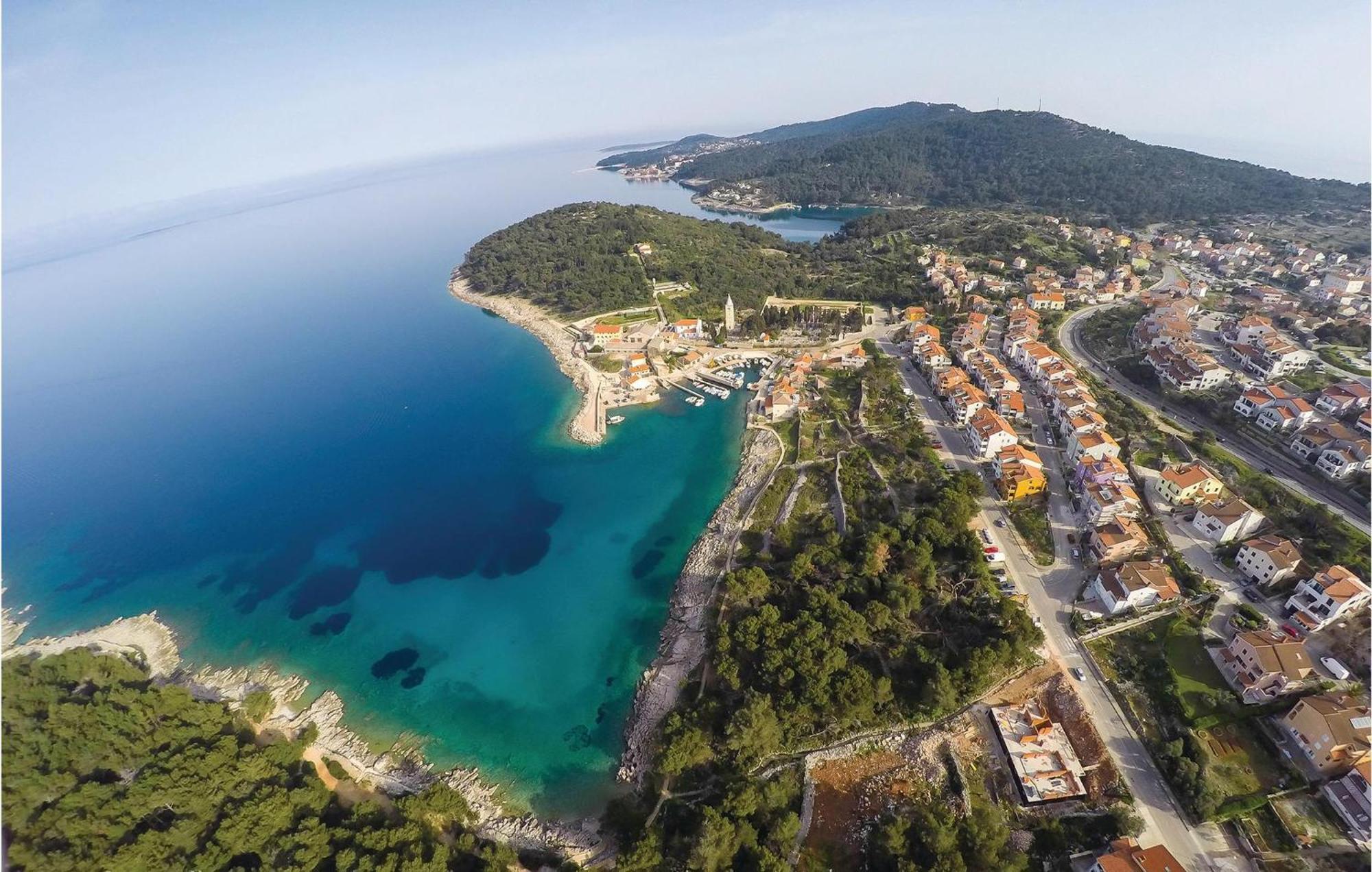 Lovely Apartment In Mali Losinj With Kitchen Экстерьер фото