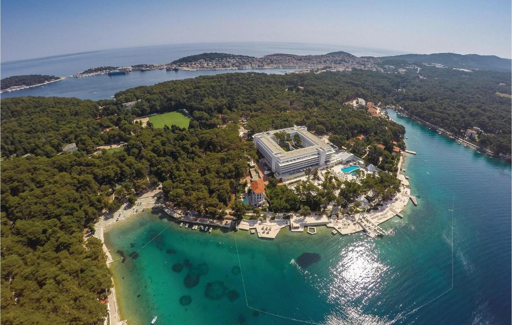 Lovely Apartment In Mali Losinj With Kitchen Экстерьер фото