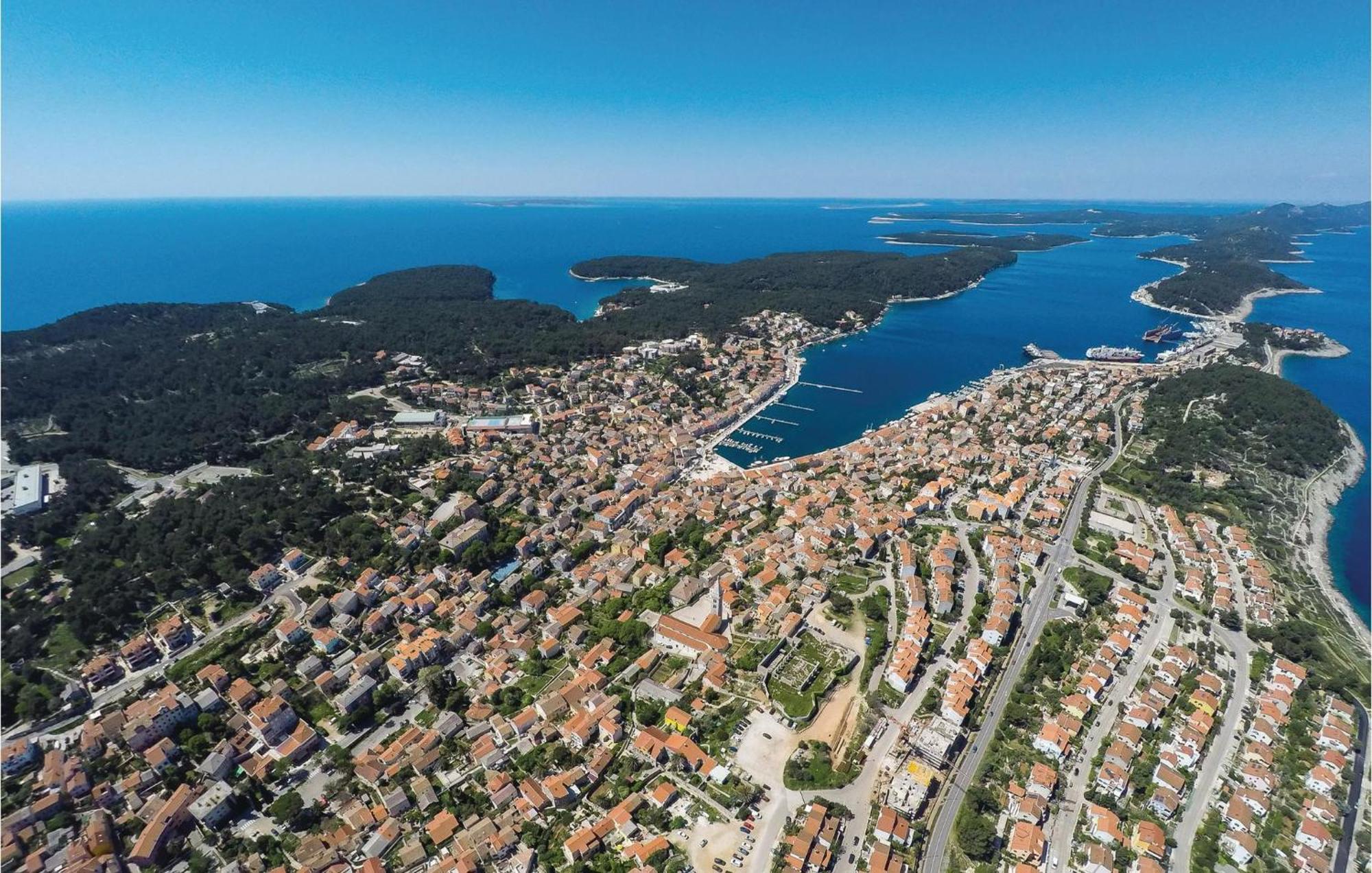 Lovely Apartment In Mali Losinj With Kitchen Экстерьер фото